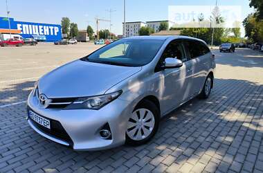 Універсал Toyota Auris 2014 в Тернополі