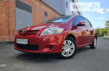 Хетчбек Toyota Auris 2010 в Києві