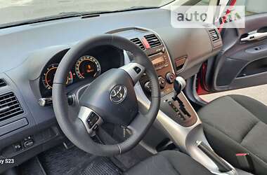 Хэтчбек Toyota Auris 2010 в Киеве