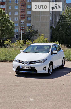 Хетчбек Toyota Auris 2015 в Чернігові