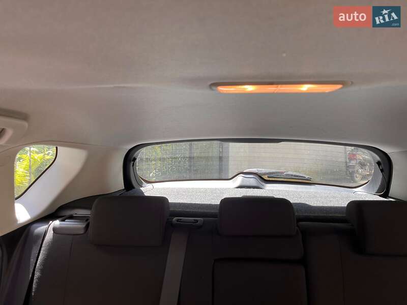 Хэтчбек Toyota Auris 2013 в Львове