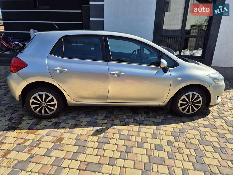 Хэтчбек Toyota Auris 2007 в Вышгороде