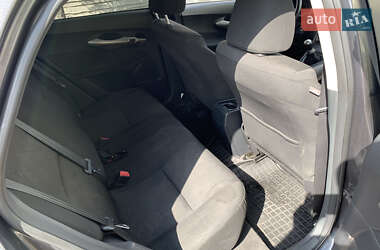 Хэтчбек Toyota Auris 2007 в 