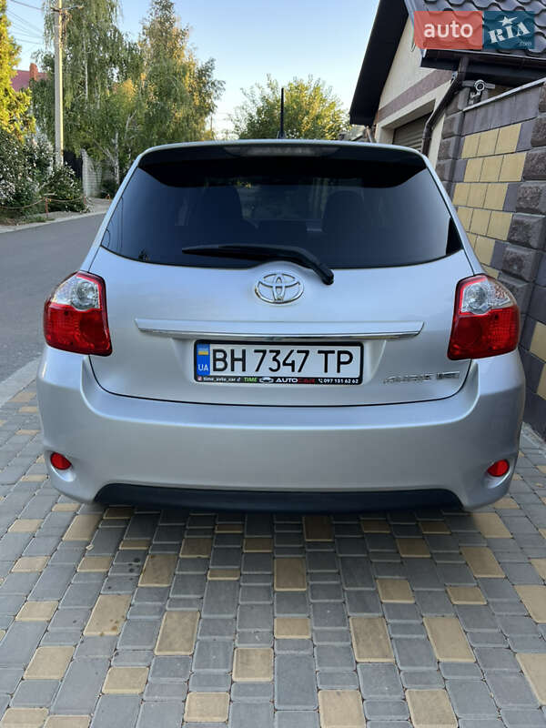 Хетчбек Toyota Auris 2011 в Одесі