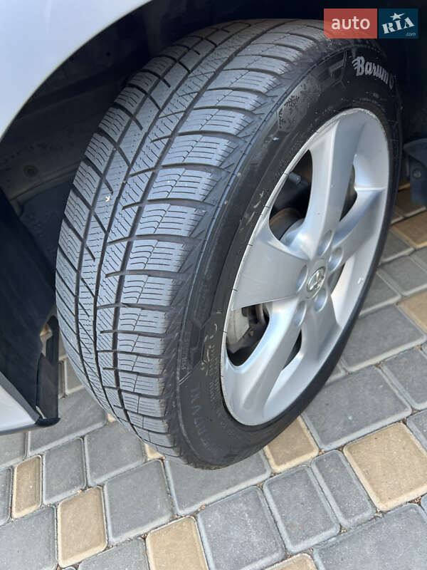 Хетчбек Toyota Auris 2011 в Одесі