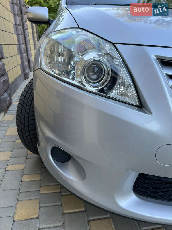 Хетчбек Toyota Auris 2011 в Одесі