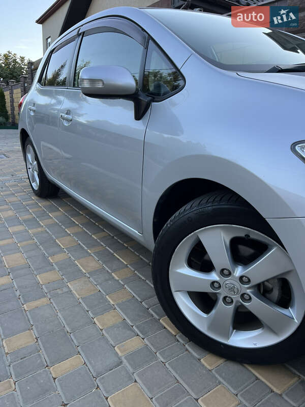 Хетчбек Toyota Auris 2011 в Одесі
