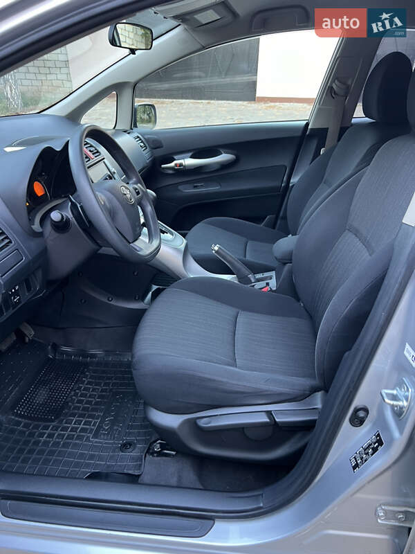 Хетчбек Toyota Auris 2011 в Одесі
