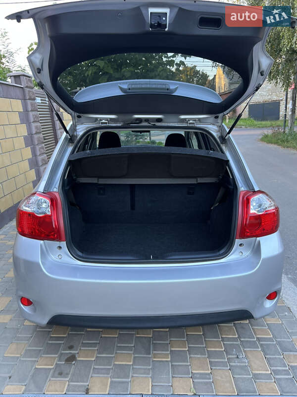 Хетчбек Toyota Auris 2011 в Одесі