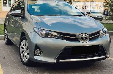 Хэтчбек Toyota Auris 2012 в Киеве