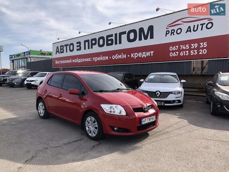 Хэтчбек Toyota Auris 2008 в Запорожье