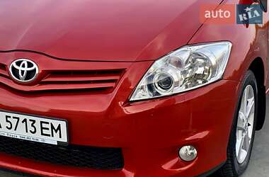 Хетчбек Toyota Auris 2011 в Києві