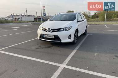 Універсал Toyota Auris 2014 в Білогородці