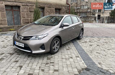 Хетчбек Toyota Auris 2013 в Кропивницькому