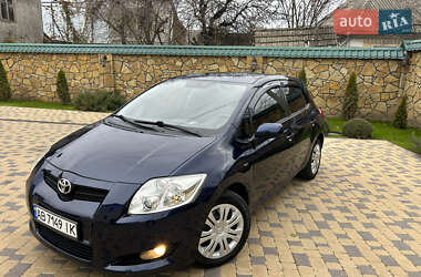 Хэтчбек Toyota Auris 2008 в Могилев-Подольске