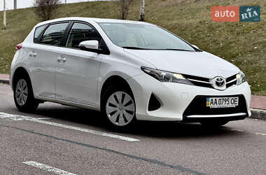 Хэтчбек Toyota Auris 2013 в Киеве