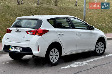 Хэтчбек Toyota Auris 2013 в Киеве