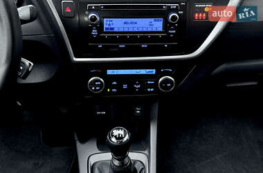 Хэтчбек Toyota Auris 2013 в Киеве