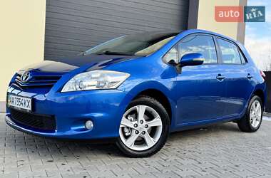 Хетчбек Toyota Auris 2011 в Стрию