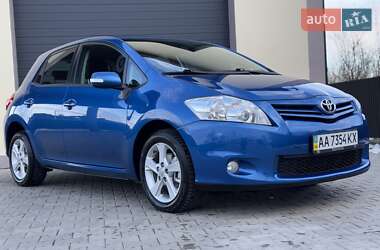 Хетчбек Toyota Auris 2011 в Стрию