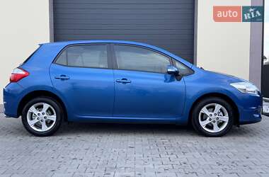 Хетчбек Toyota Auris 2011 в Стрию