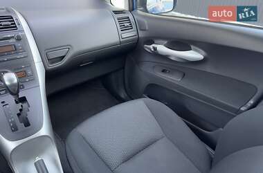 Хетчбек Toyota Auris 2011 в Стрию