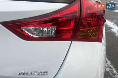 Хэтчбек Toyota Auris 2014 в Киеве