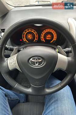 Хэтчбек Toyota Auris 2008 в Киеве