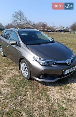 Універсал Toyota Auris 2016 в Золотоноші