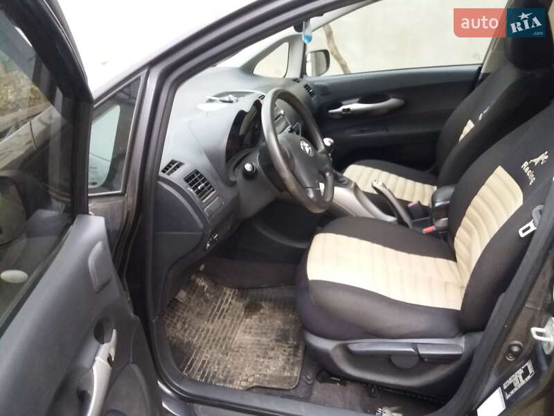 Хетчбек Toyota Auris 2008 в Мукачевому