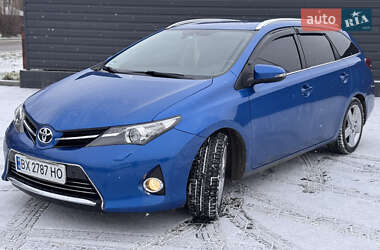 Універсал Toyota Auris 2014 в Кам'янець-Подільському