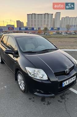 Хэтчбек Toyota Auris 2008 в Киеве