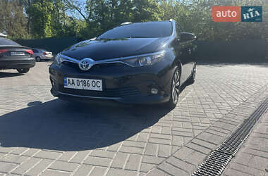 Универсал Toyota Auris 2015 в 