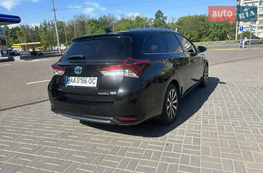 Универсал Toyota Auris 2015 в 