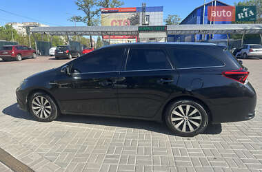 Универсал Toyota Auris 2015 в 