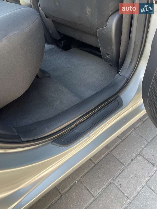 Хетчбек Toyota Auris 2007 в Рівному