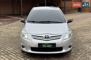 Хетчбек Toyota Auris 2011 в Мукачевому