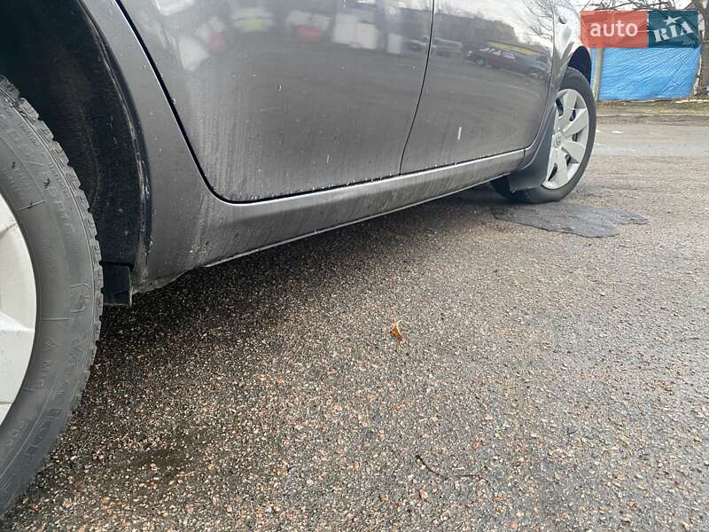 Хэтчбек Toyota Auris 2008 в Киеве