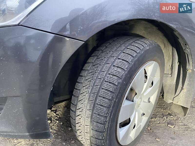 Хэтчбек Toyota Auris 2008 в Киеве