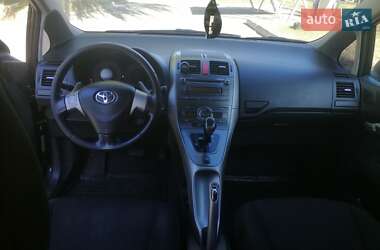 Хэтчбек Toyota Auris 2008 в 