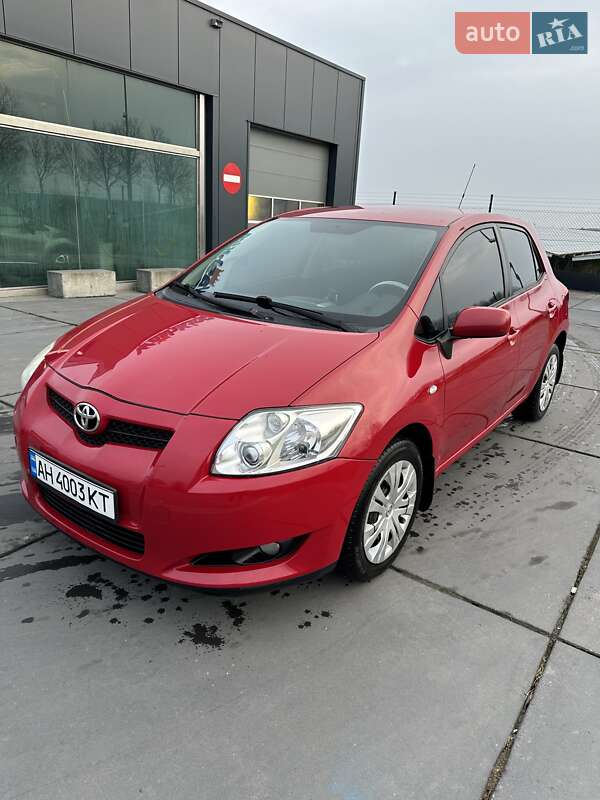 Хэтчбек Toyota Auris 2008 в Львове