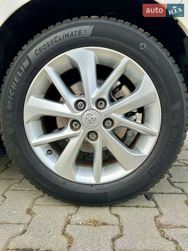 Хэтчбек Toyota Auris 2013 в Жмеринке