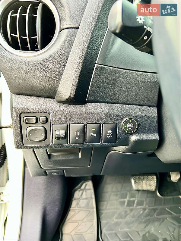 Хэтчбек Toyota Auris 2013 в Жмеринке