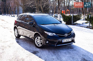 Універсал Toyota Auris 2013 в Золочеві