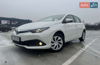 Хетчбек Toyota Auris 2016 в Києві