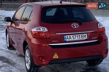 Хэтчбек Toyota Auris 2011 в Киеве