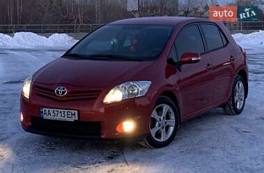 Хэтчбек Toyota Auris 2011 в Киеве