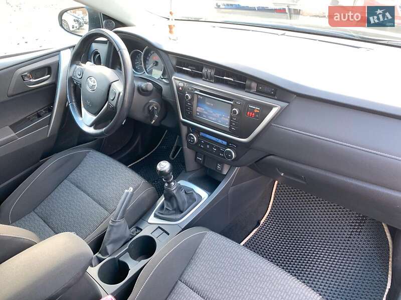 Универсал Toyota Auris 2014 в Виннице