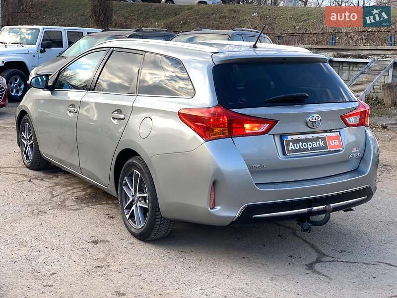 Универсал Toyota Auris 2014 в Виннице