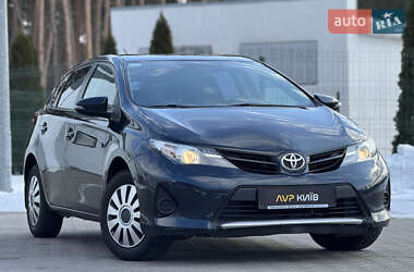 Хетчбек Toyota Auris 2013 в Києві